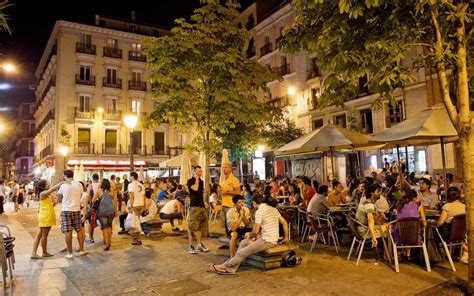 vicio chueca|Chueca: El barrio que nunca duerme, epicentro de la diversidad。